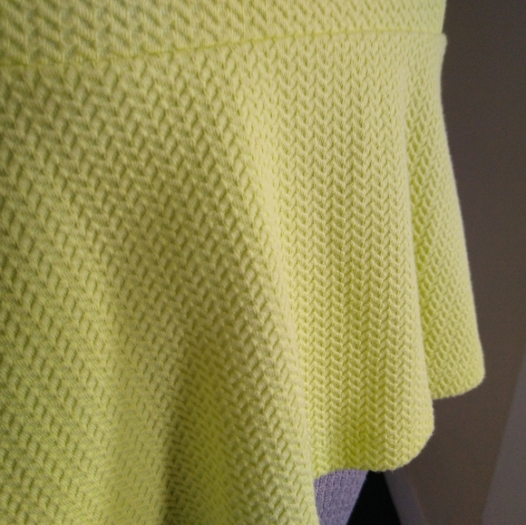 ANN TAYLOR Lime Green Tank Top - Picture 2 of 7